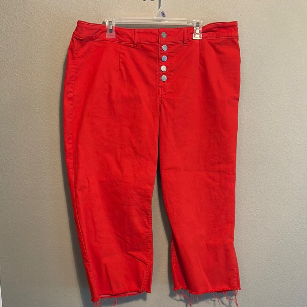 Women’s Cato Fashions cropped pants